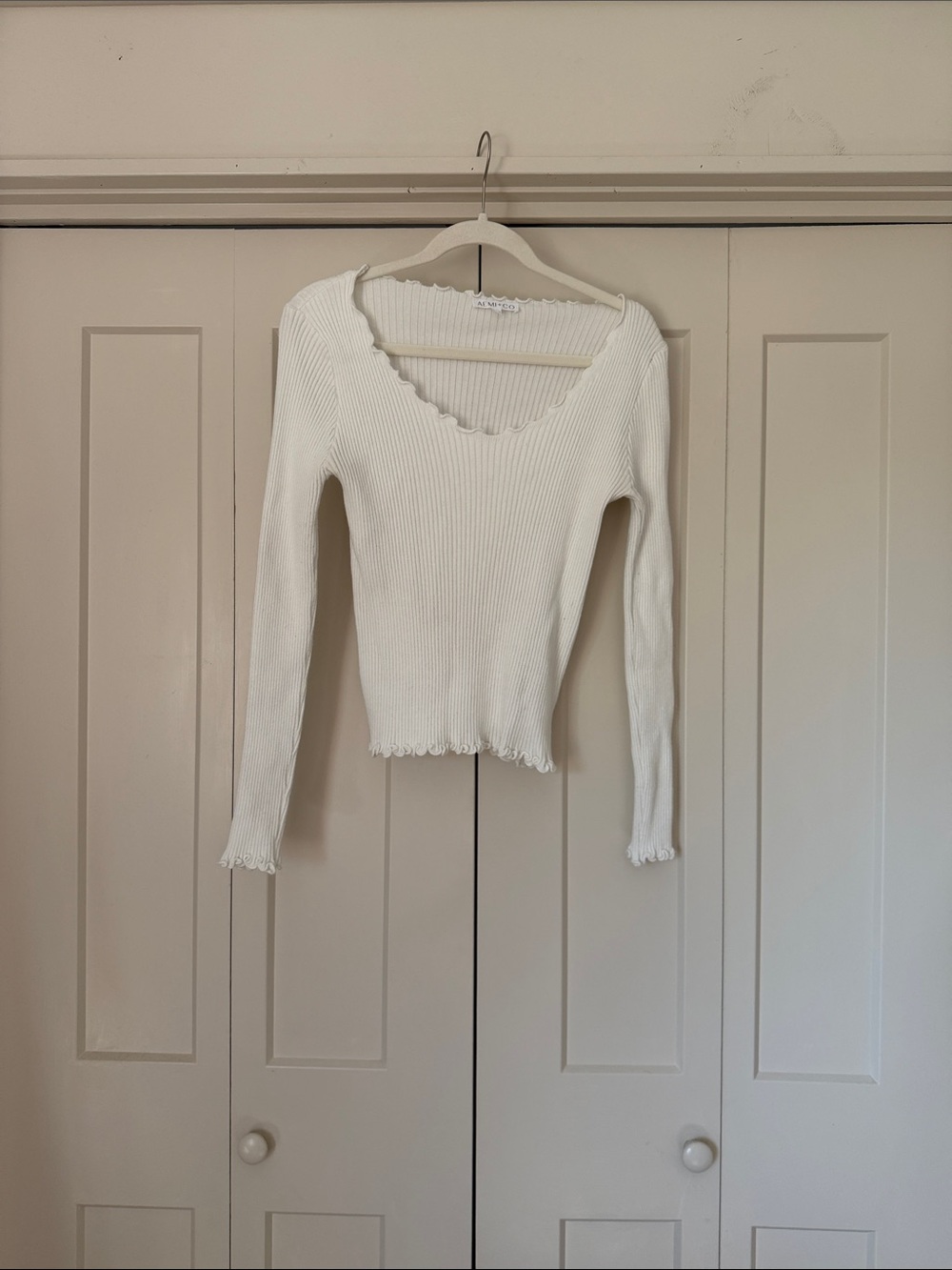 Scoop Neck Ribbed Knit Top - White